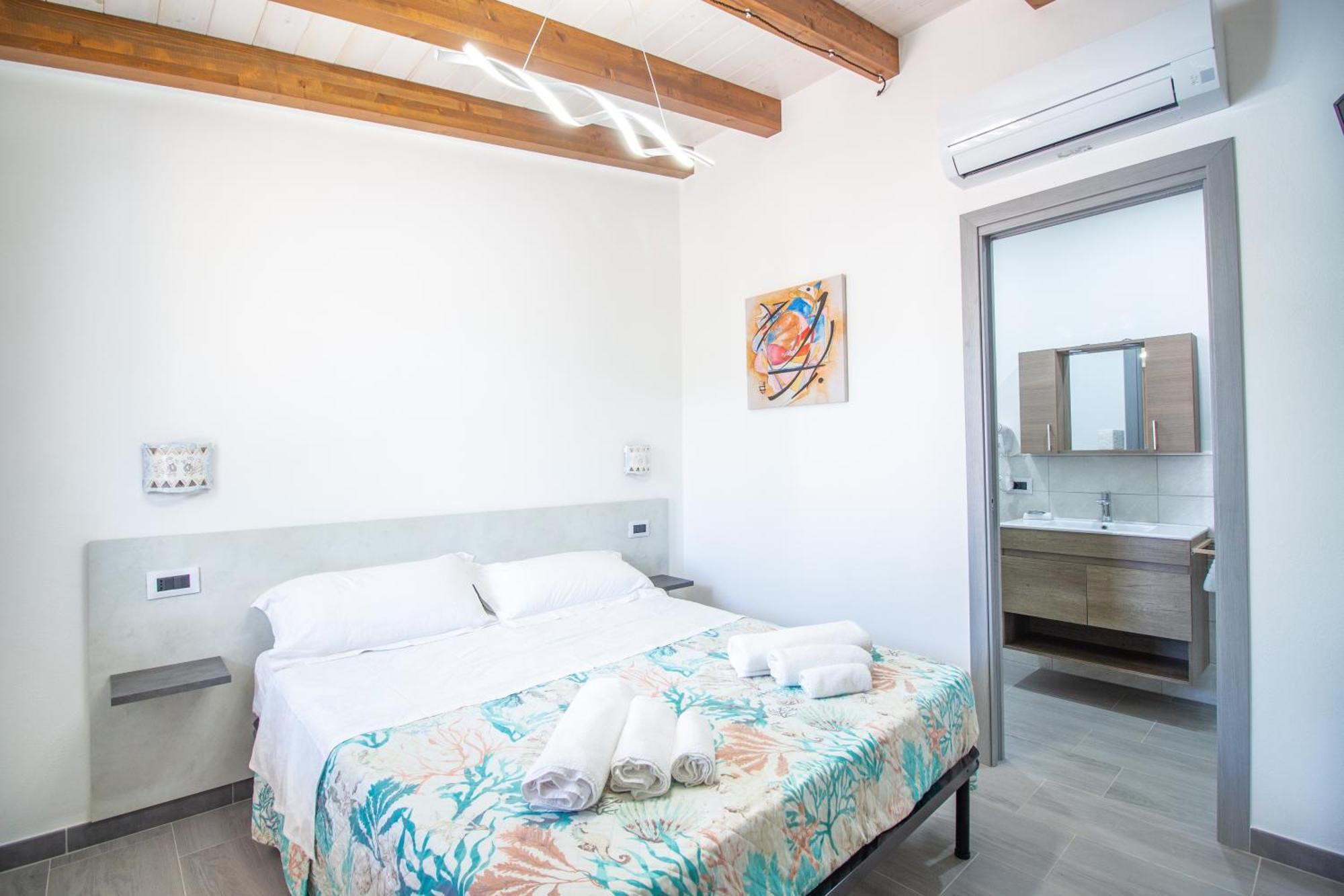 S'Omu E Chicchinu Rooms Cardedu Eksteriør billede